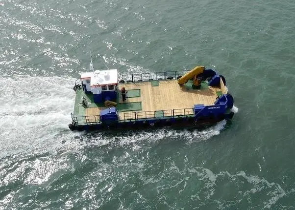 Larger sistership, Meercat M18, which features the side wheelhouse configuration