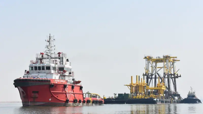 Mammoet will have access to Astro Offshore's tug and barge fleet (Mammoet)