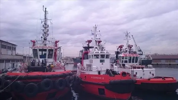 Gigilinis offer salvage and emergency response alongside shiphandling services (Gigilinis)