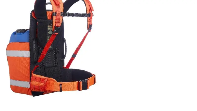 The backpack is particularly suitable for fighting fires on helicopter decks and open decks