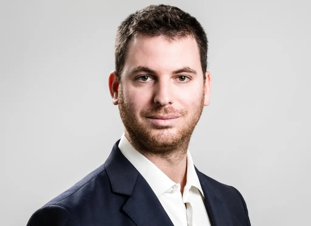 Dor Raviv: “You haven’t just got one nearby vessel to think about, you can have hundreds to deal with”