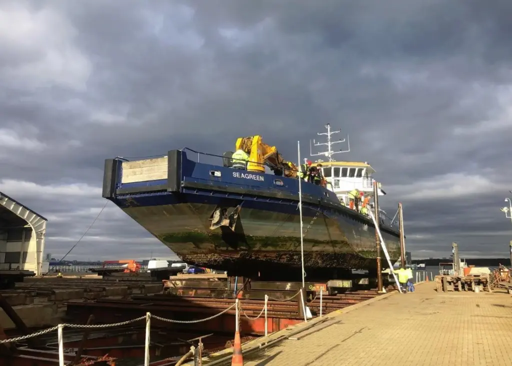 Hythe Shipyard facilities accommodate vessels of up to 950 tonnes and 11.5 metres in beam