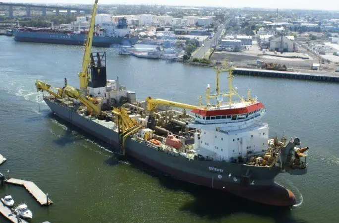 00_54673_MJAPR19Dredging-Boskalis