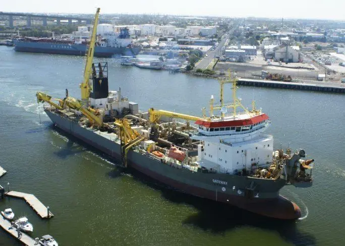 00_54673_MJAPR19Dredging-Boskalis