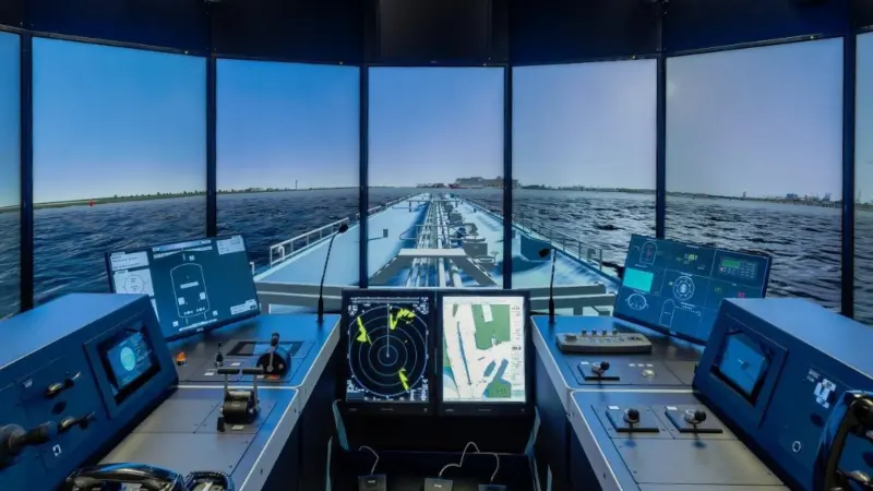 Simulator sessions for masters and officers at the state-of-the-art Simwave facility