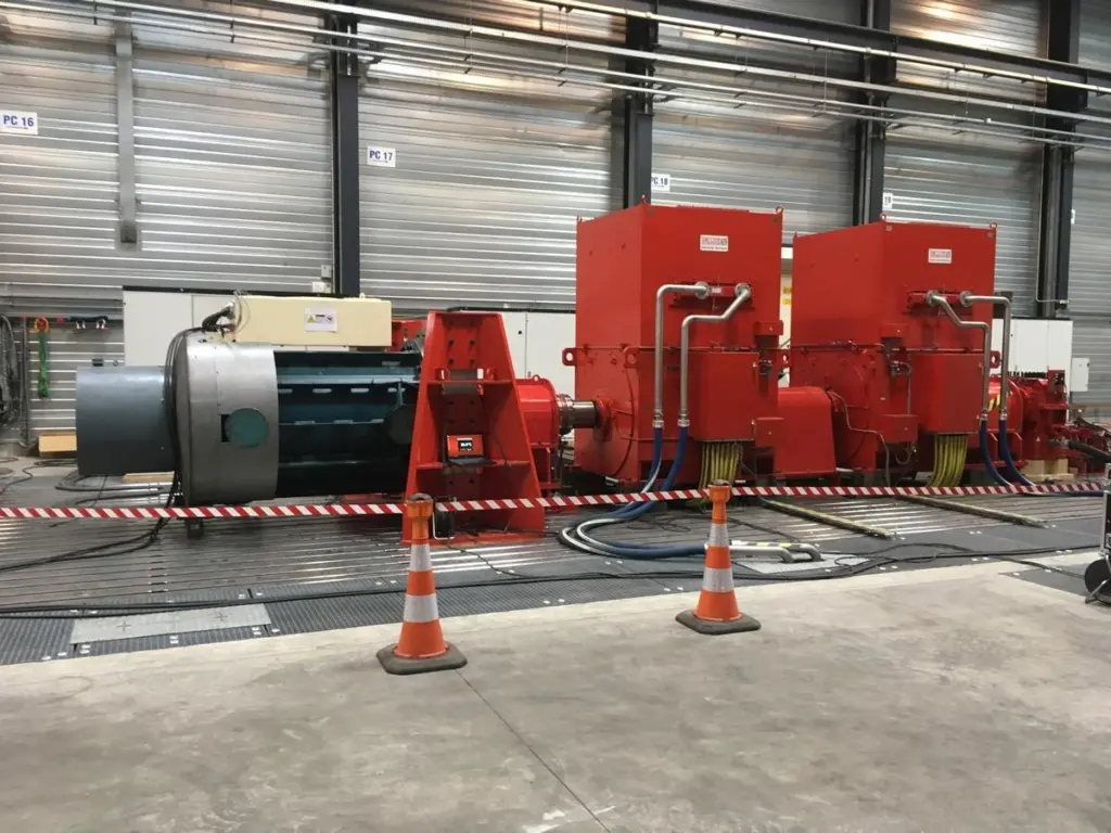 00_54760_At-the-test-facaility-the-1400-kW-electric-motor-was-put-to-the-test_lowres