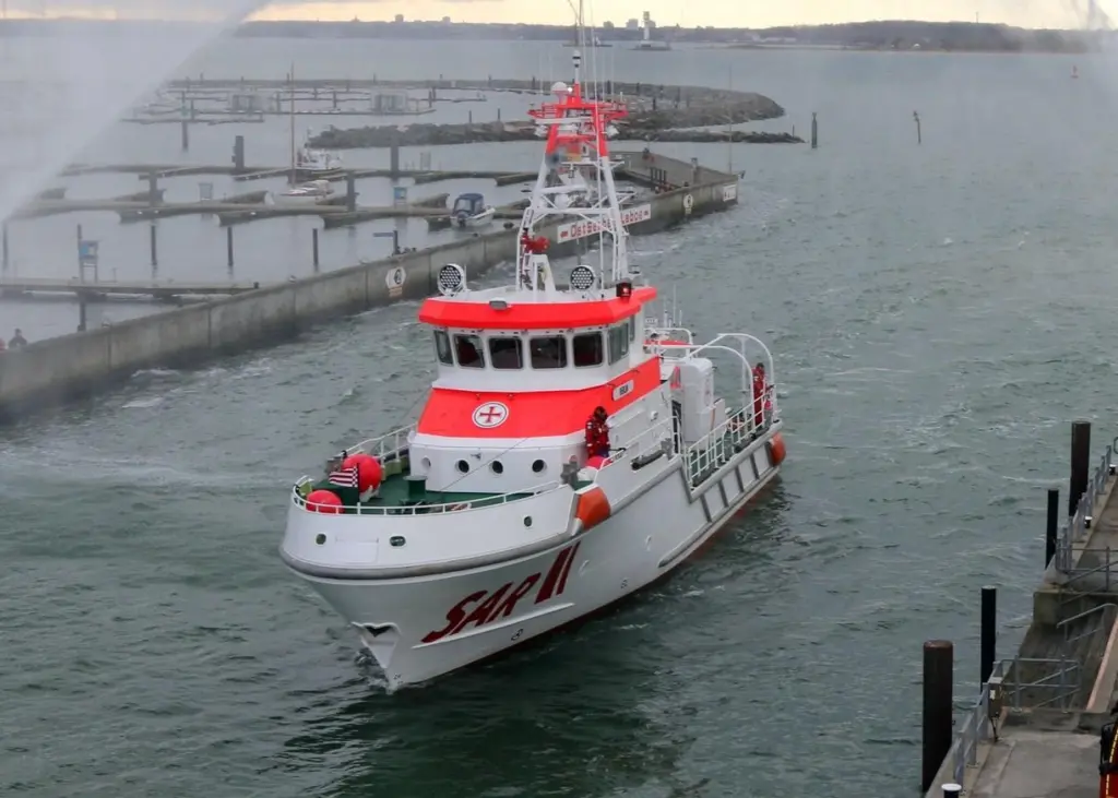 Already in service:Hamburg 28m Class twin Berlin