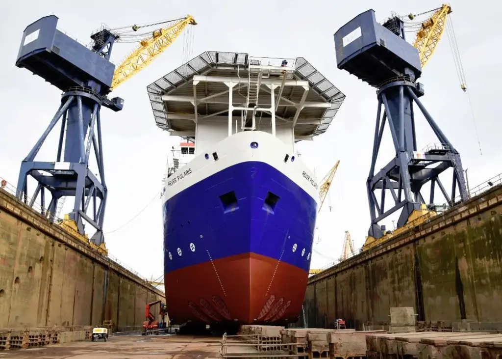 'Rever Saphire' in dry dock at A&P Tyne