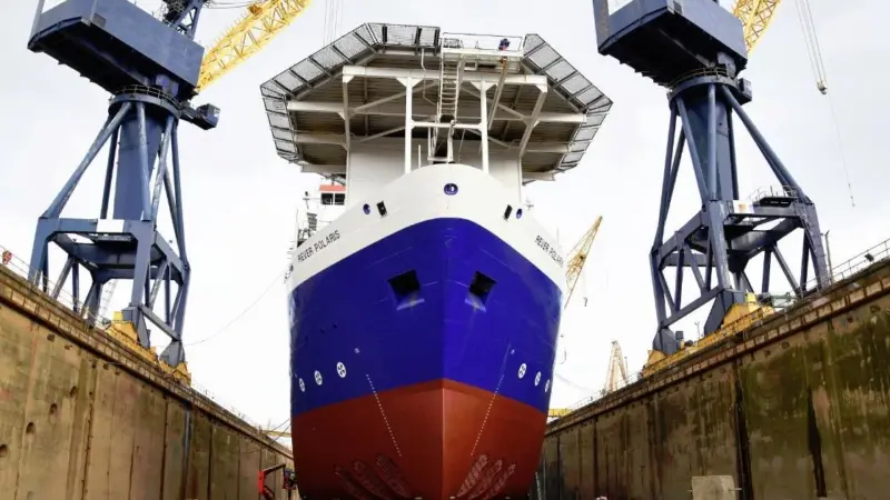 'Rever Saphire' in dry dock at A&P Tyne