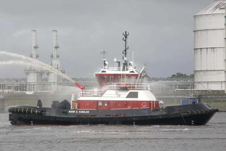 'Mark E.Kuebler' is a Z-Tech design based on a RAstar sponsoned hull form (RAL)