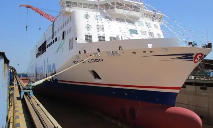 Stena Edda just before the water started to fill up the dry dock