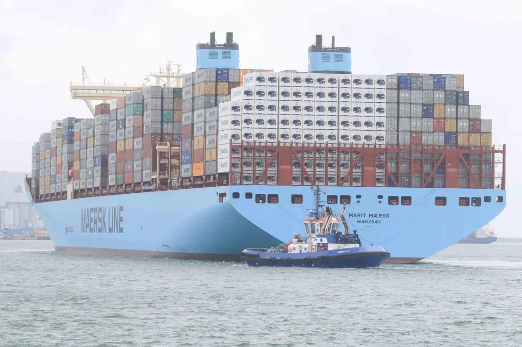 Shiphandling tugs face increasing pressure on rates from carrier consolidation (Peter Barker)