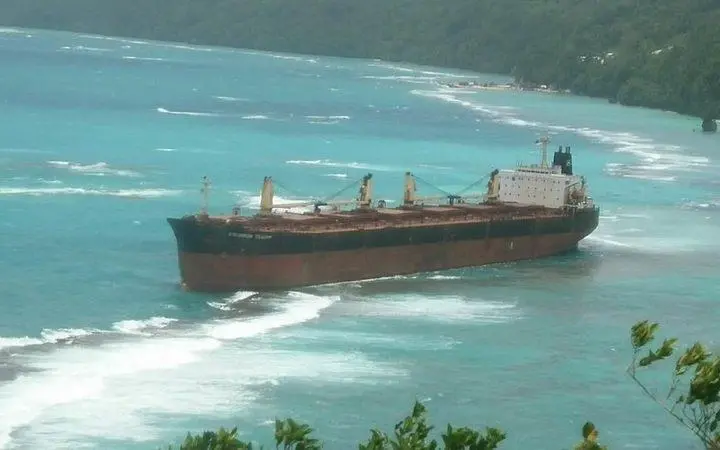 Bad weather forced the vessel further on to the shoreline (gCaptain)