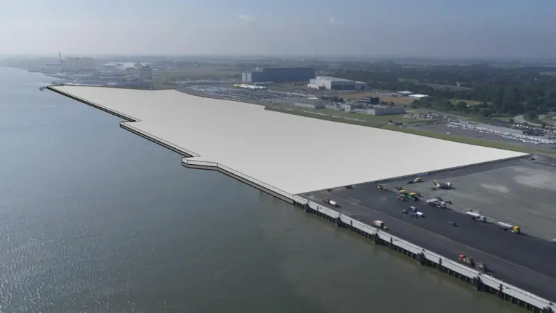 Cuxhaven wants to fill this berth gap on the Elbe