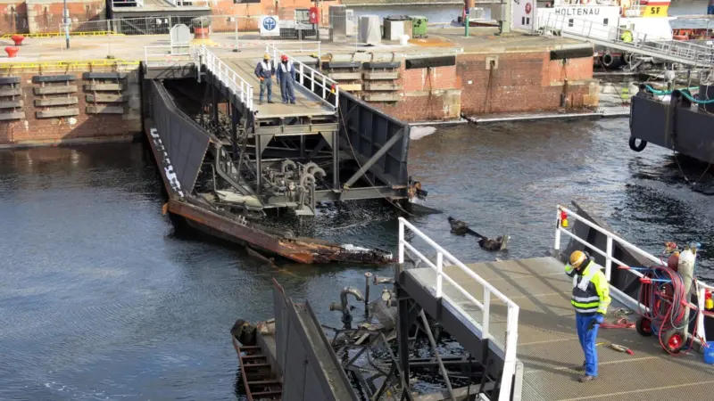 Damaged Canal gate now up for repair