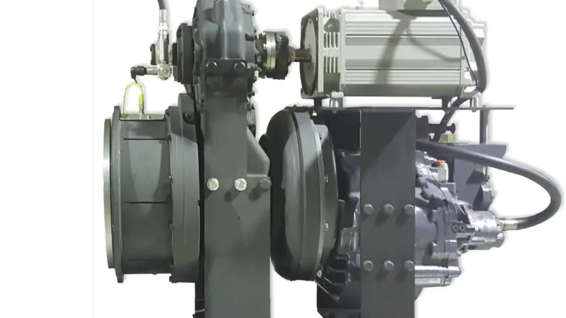 The main drive unit can be mounted either vertically or horizontally enabling the system to fit most new and existing engine compartments