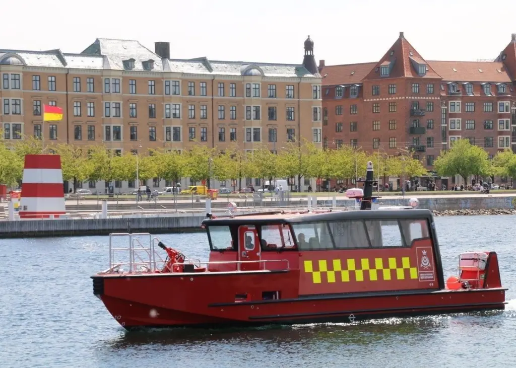 HBR1 can be accessed from both the bow and stern