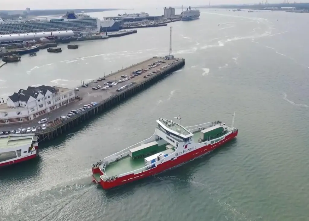 'Red Kestrel' leaving Southampton for Cowes