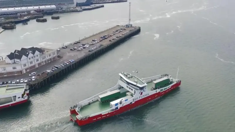 'Red Kestrel' leaving Southampton for Cowes
