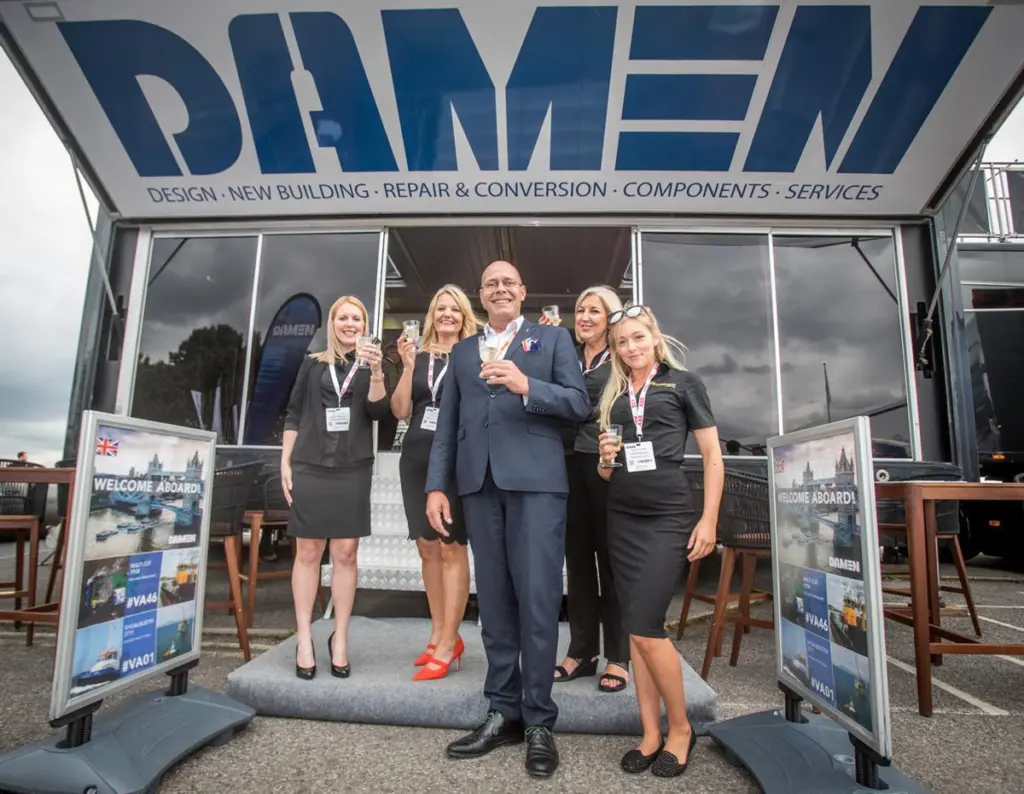 00_55153_Damen-Anchor-and-Chain-Factory-inks-agreement-with-Fendercare-at-Seawork_lowres