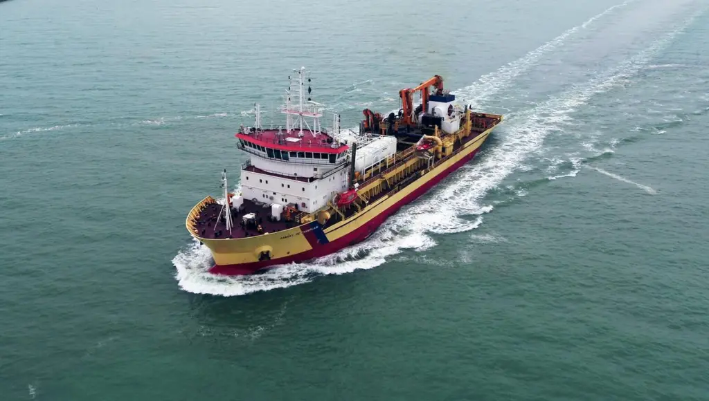 00_55176_Samuel-de-Champlain-departs-Damen-Shiprepair-Dunkerque-3_lowres