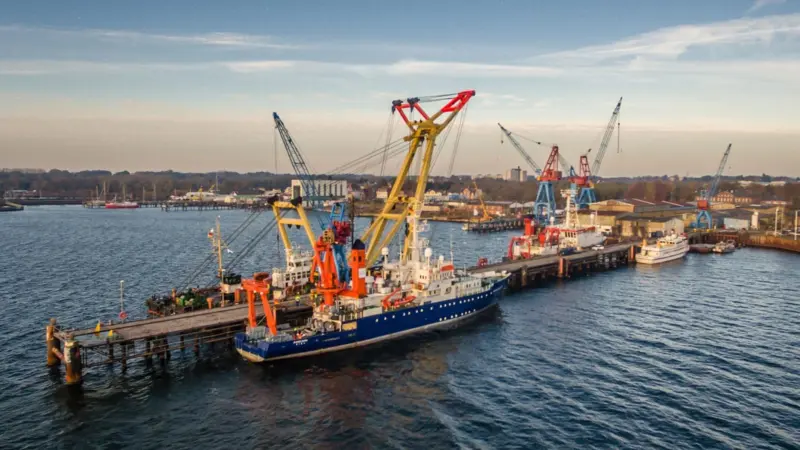 Back in commercial repair -Kiel's Lindenau Schiffswerft