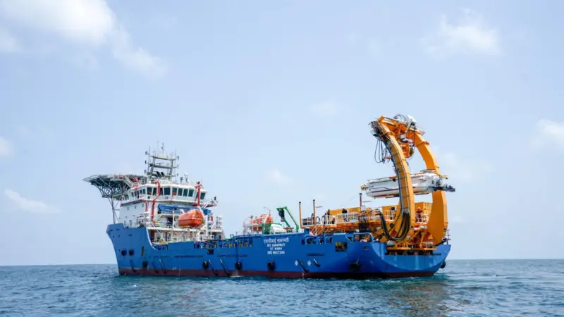 Submarine rescue system