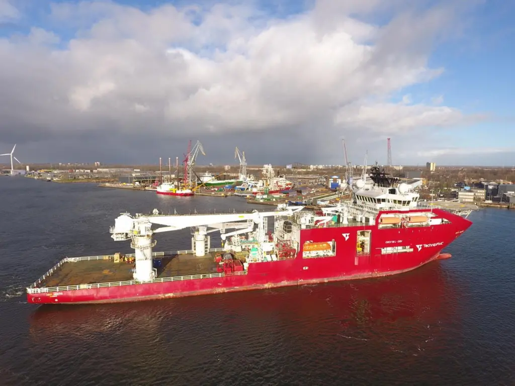 00_55218_Deep-Arctic-at-Damen-Shiprepair-Amsterdam-3-lowres