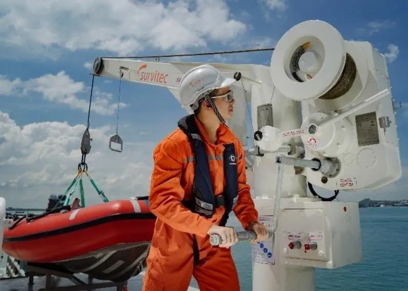 The davits are supplied as a fully tested and assembled unit, which can be installed in or out of drydock