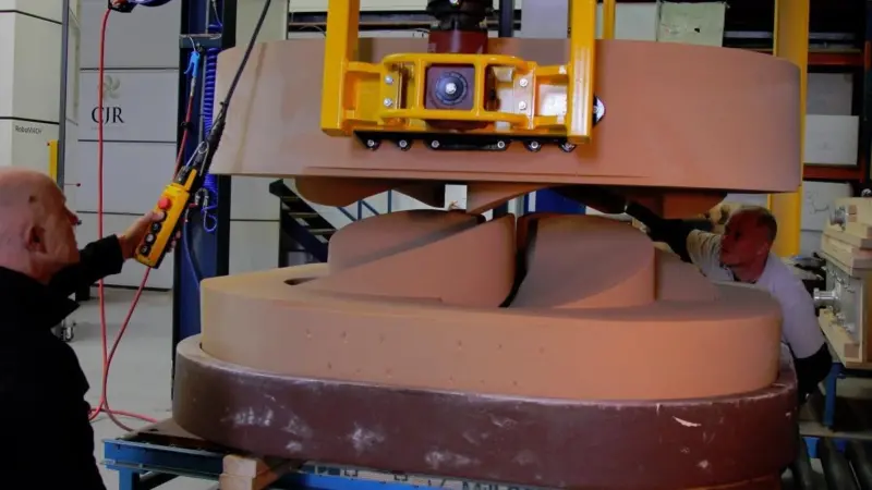 Bespoke mould machined using fully-automated robotic tooling