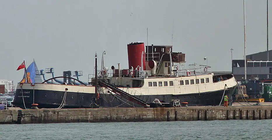 A new home is required for the tug-tender 'Calshot' (Wikimedia Commons)