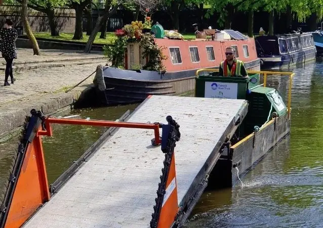 Rothen Group works closely with the Canal & River Trust, using specialist marine solutions