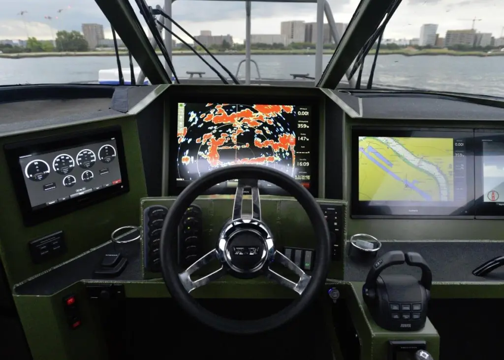Integrated with the EVC.2 system is the Glass Cockpit System