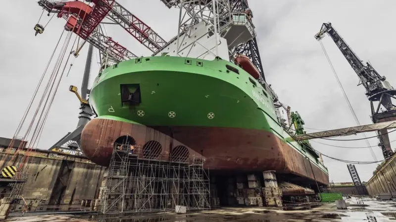 DEME's 'Innovation' in Damen’s Verolme Rotterdam shipyard