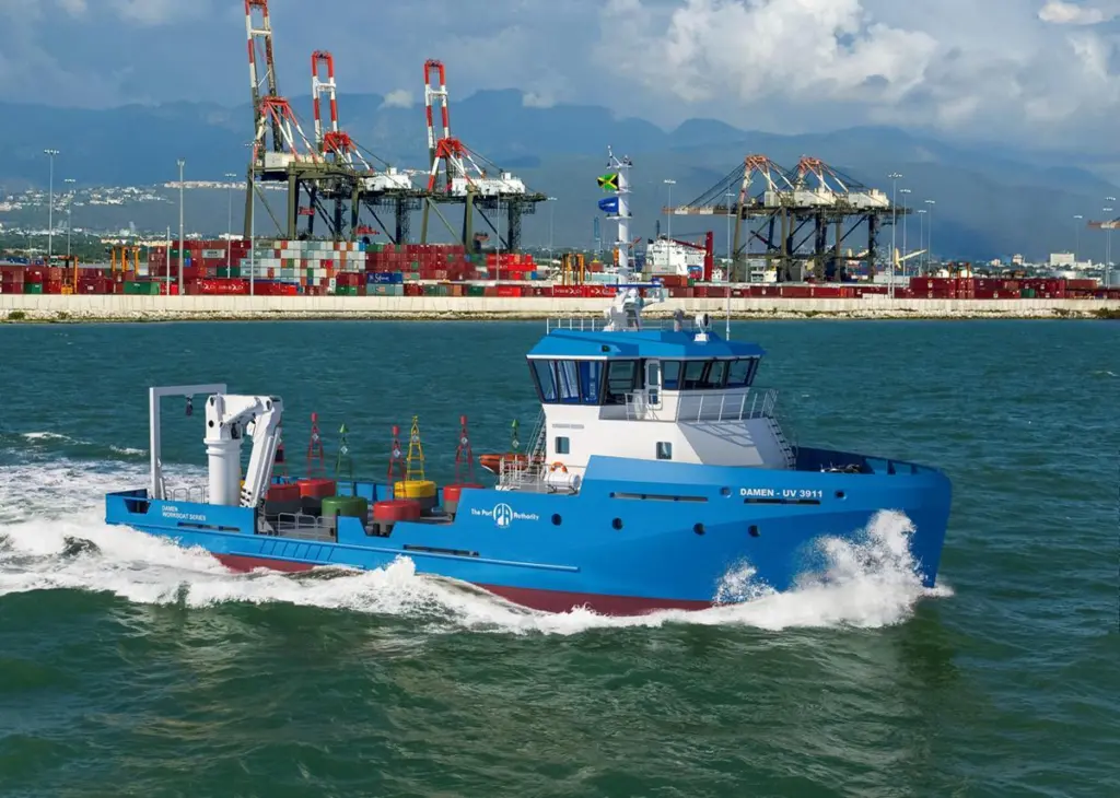 00_55592_Damen-Utility-Vessel-3911-for-Port-Authority-of-Jamaica_lowres