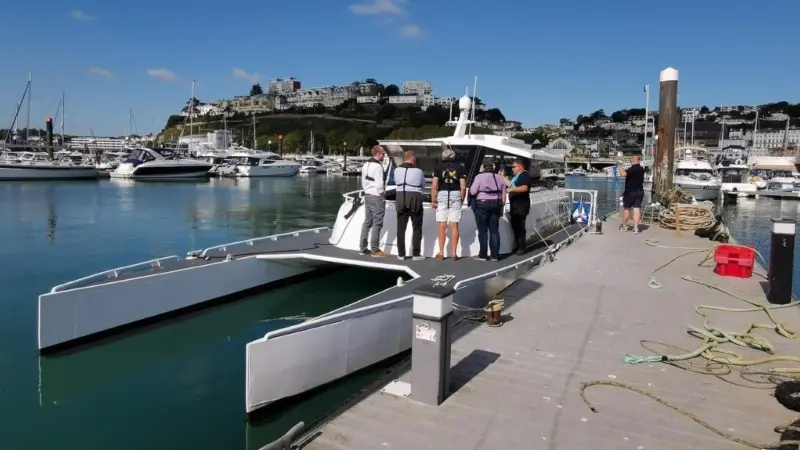 The demonstration of the HRV1 included an introduction to the technological capabilities of the floating laboratory