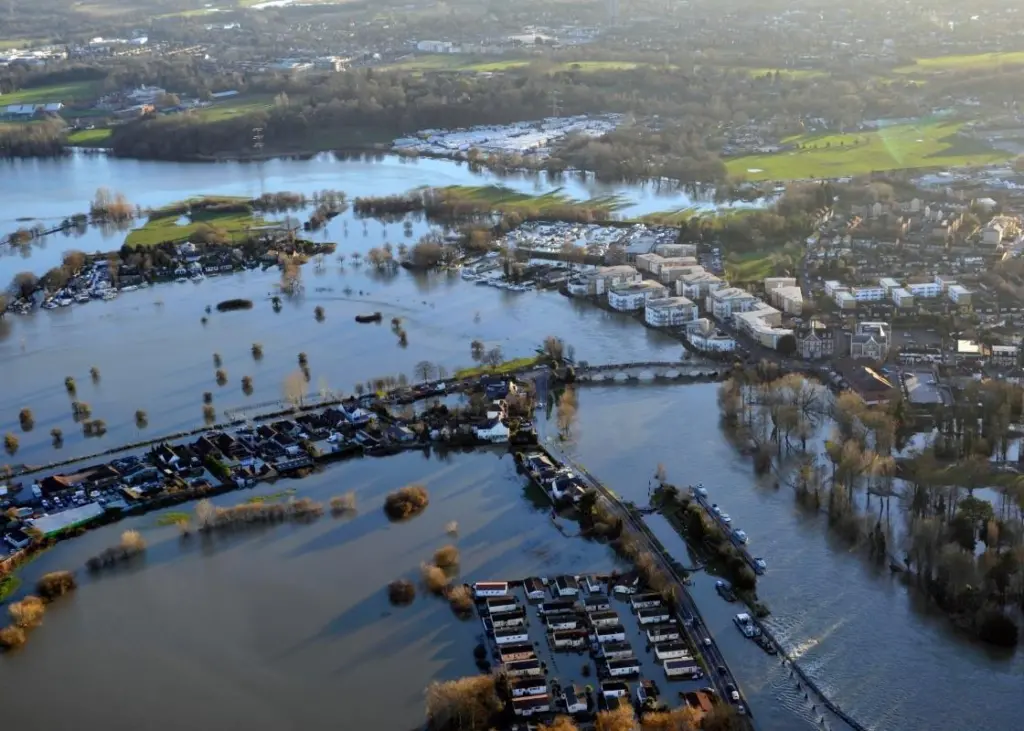 Flooding at Chertsey