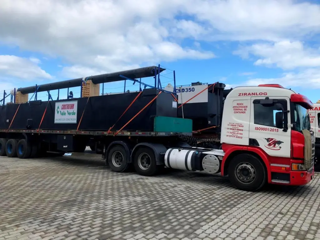00_55736_Transport-by-truck-form-the-port-of-arrival-to-the-job-site1