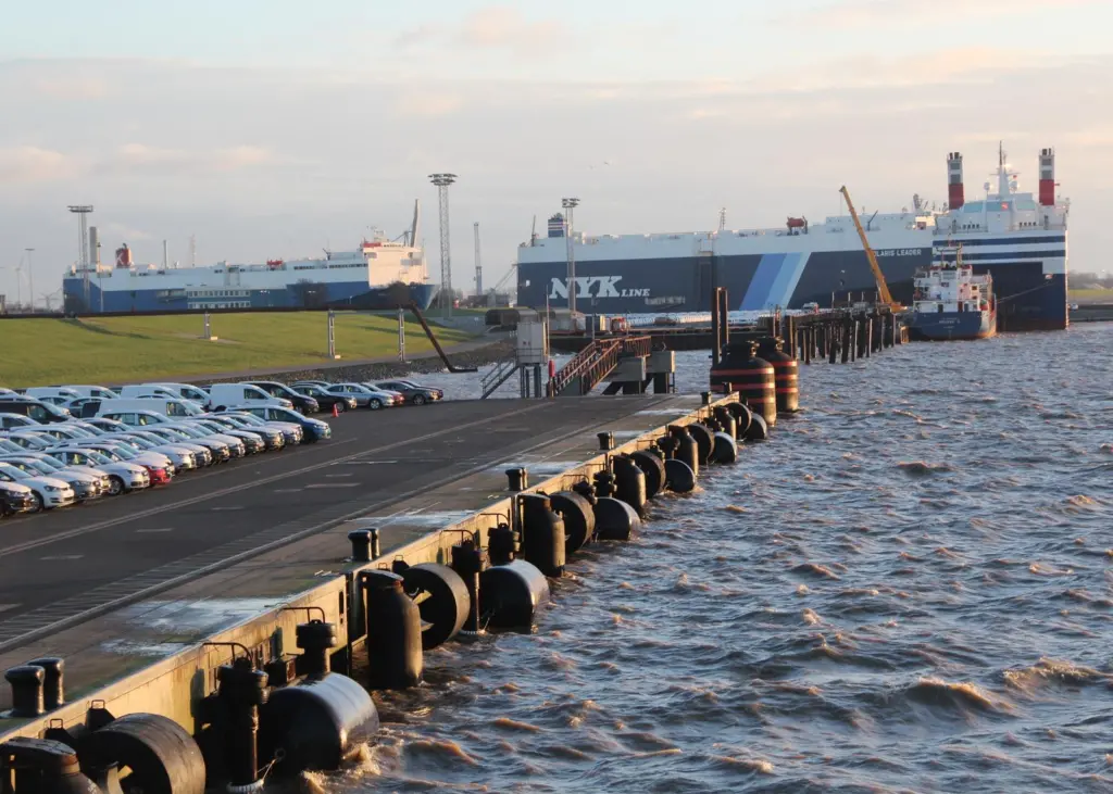Filling the gap between Emspier and Emskai will create a new Emden terminal.