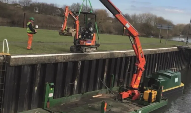 Rothen wide beam crane pontoon