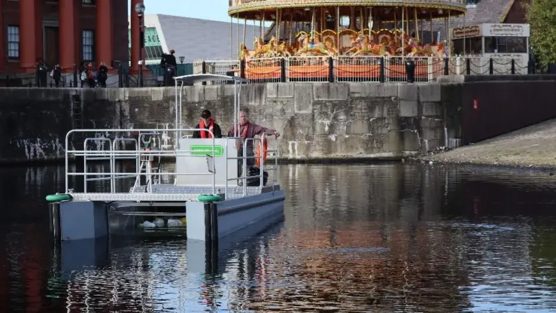 Versi-Cat’s main function is retrieving plastic litter, debris and aquatic vegetation