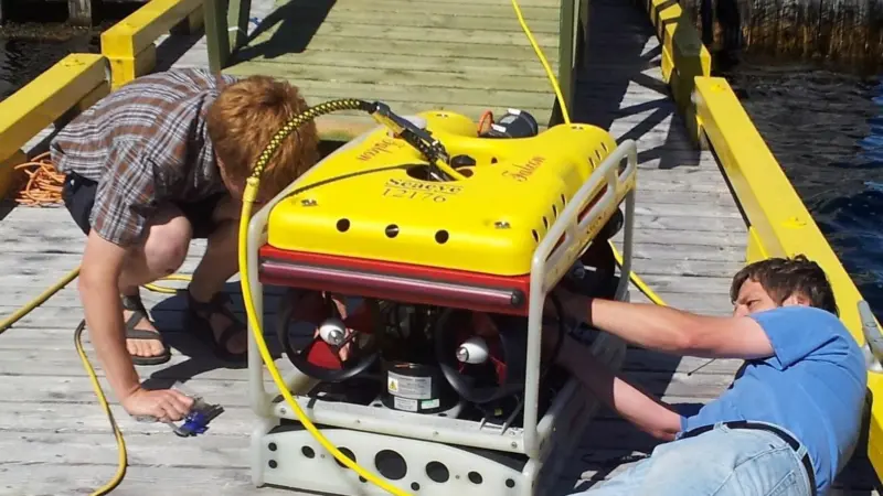 Graduates and scientists from the Memorial University of Newfoundland prepare a Falcon as a development platform for the study of iceberg behaviour in shallow water