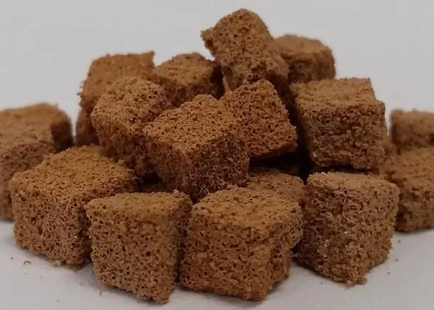 Porous polymer cubes