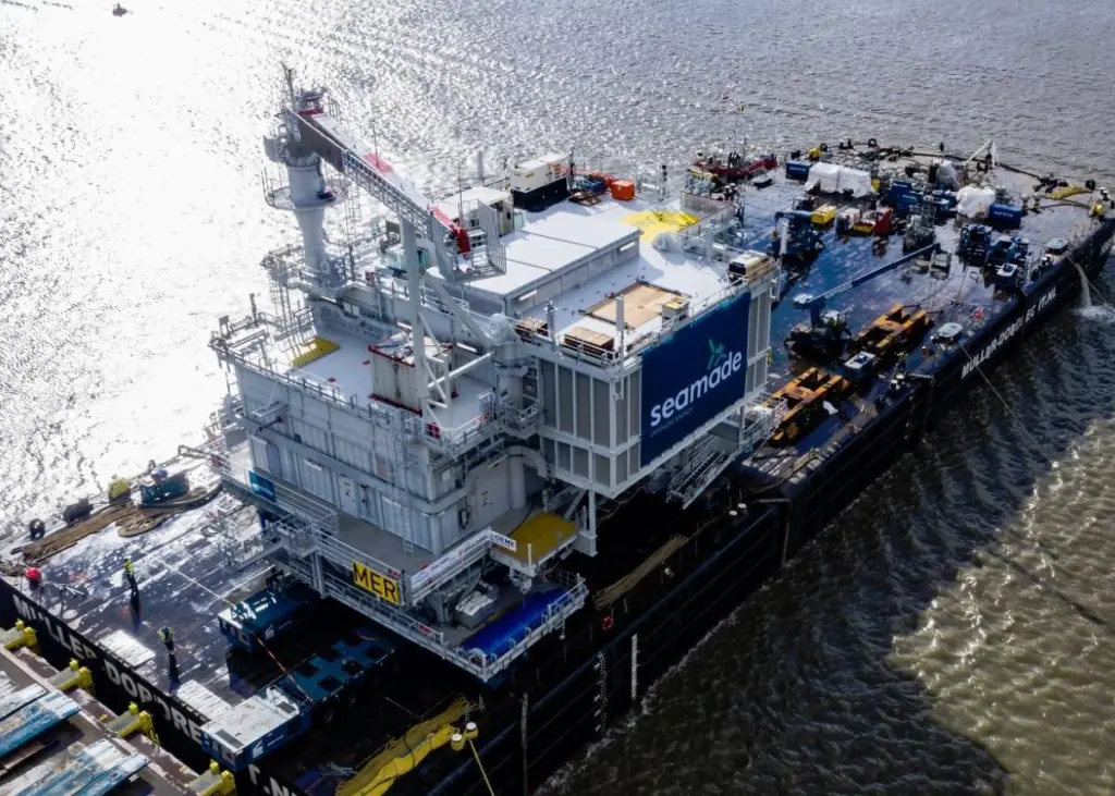 The 1,200 tonne substation has four decks, is 14 metres high and has an output capacity of 235MW