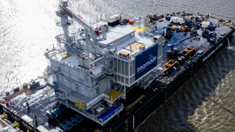 The 1,200 tonne substation has four decks, is 14 metres high and has an output capacity of 235MW