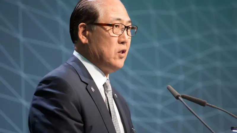 Kitack Lim