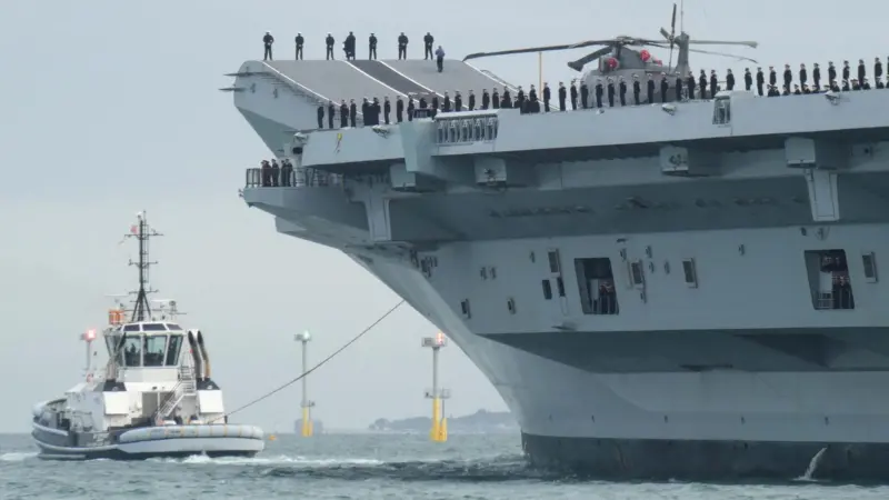 'SD Tempest' assists one of the Royal Navy's new aircraft carriers (Mark Stanford)