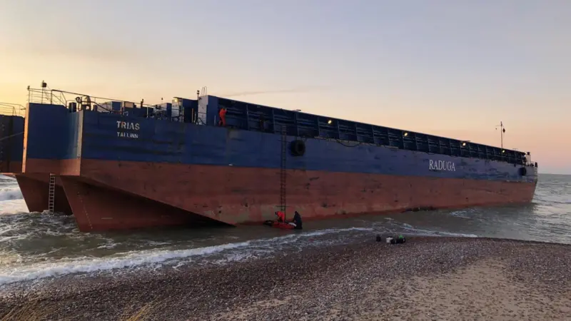 The barge grounded in an environmentally sensitive area (Hakans)