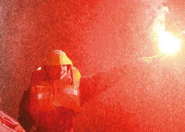marine distress flare