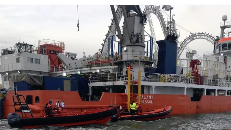 Work meeting in Egypt (Photo: Post Workboats)